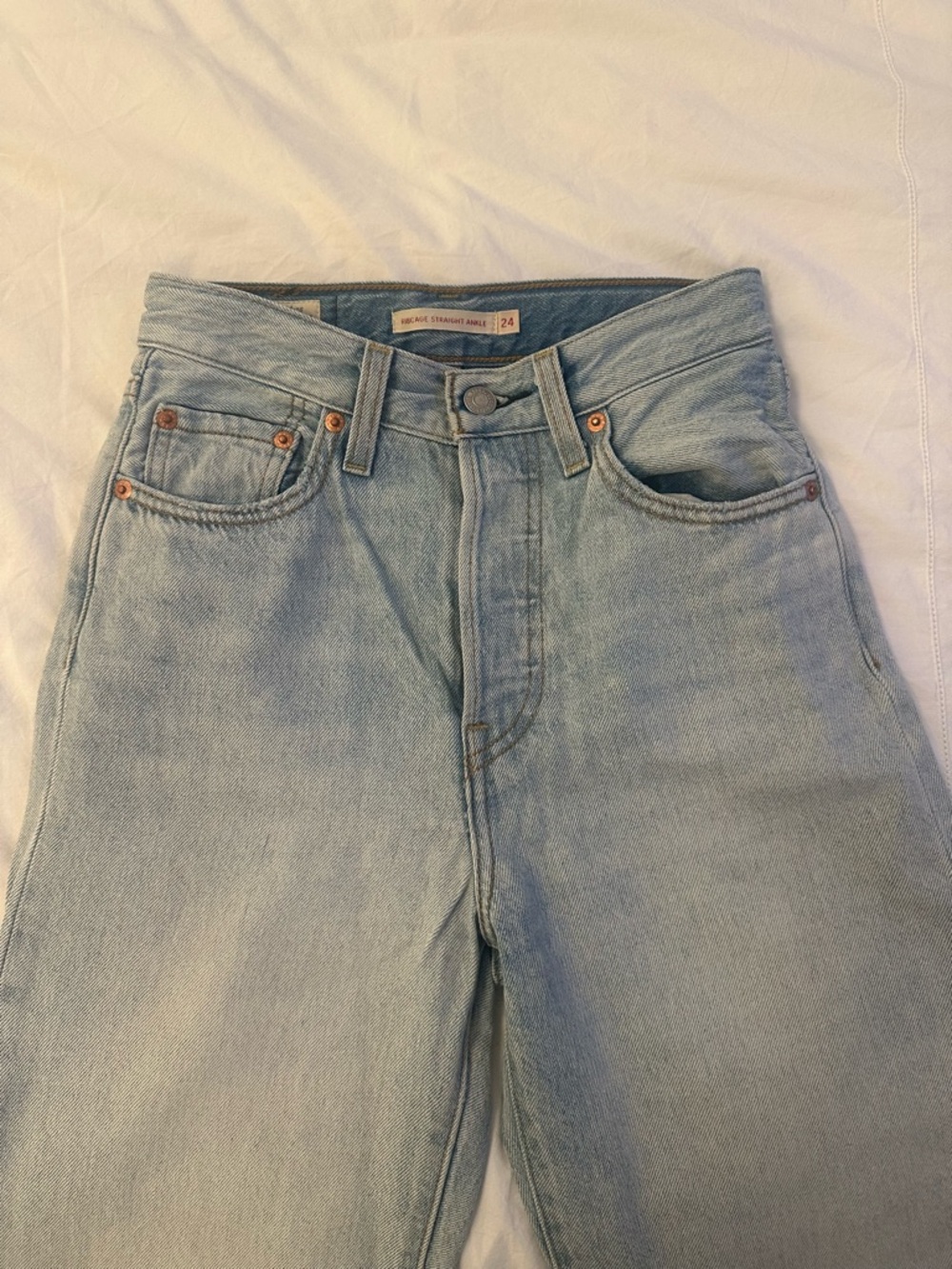 Levi's Ribcage Straight Ankle Jeans - Light Blue Denim - Picture 3 of 6